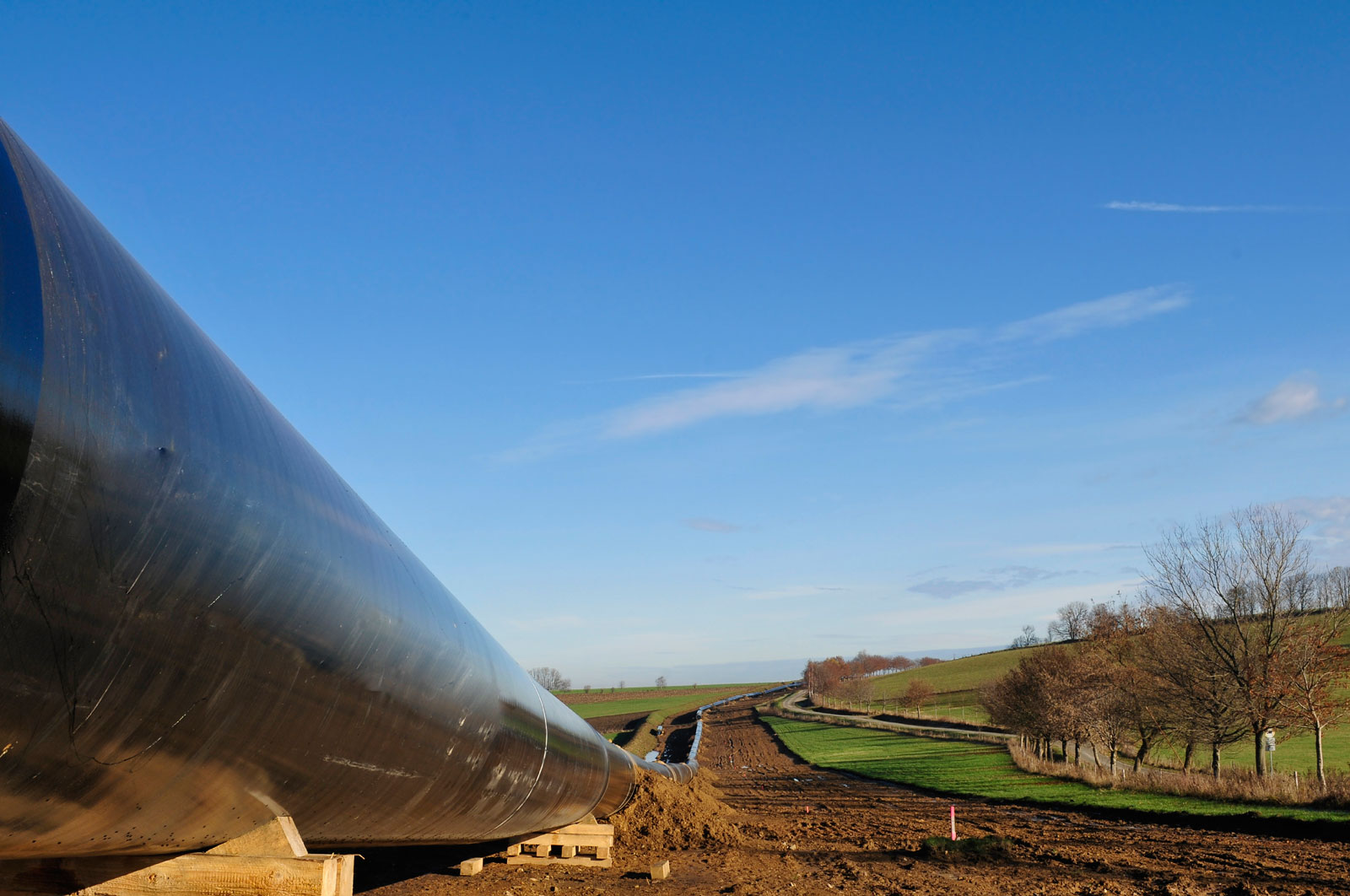 Erosion Control in Pipelines and Power Transmission Lines